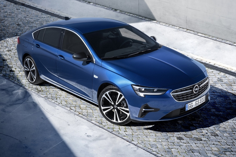 Opel Insignia Grand Sport: огляд оновленого ліфтбека