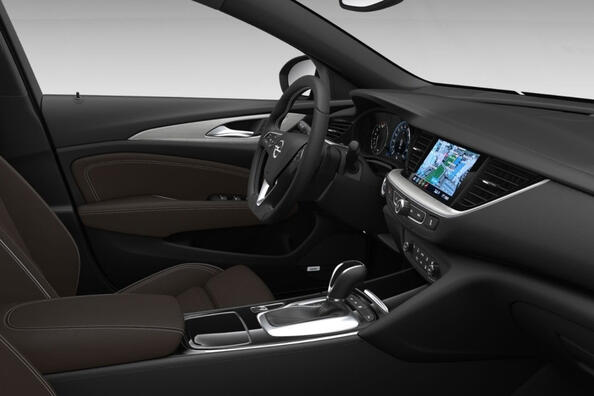 Opel Insignia Grand Sport: огляд оновленого ліфтбека Фото 6