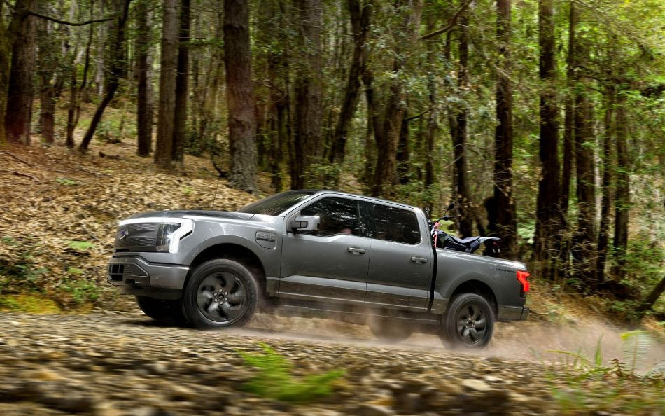 Огляд електричного пікапа Ford F-150 Lightning