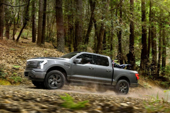 Ford F-150 Lightning: огляд електричного пікапа Форд Ф-150, запас ходу і кінець виробництва