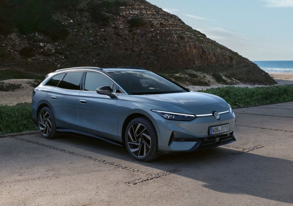 Огляд електричного універсала Volkswagen ID.7 Tourer