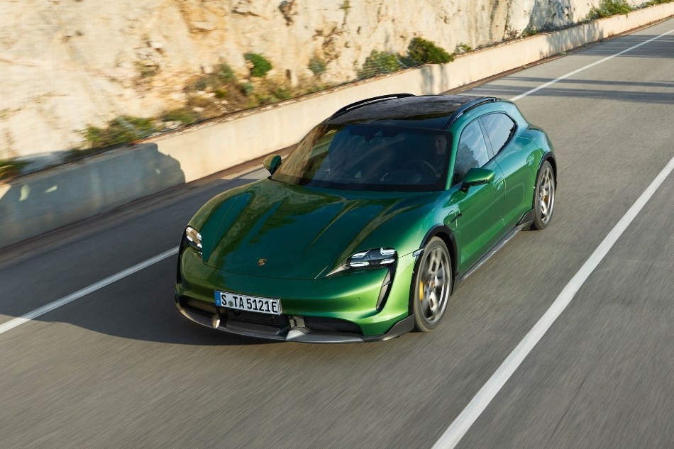 Porsche Taycan Cross Turismo: універсальний електроспорткар