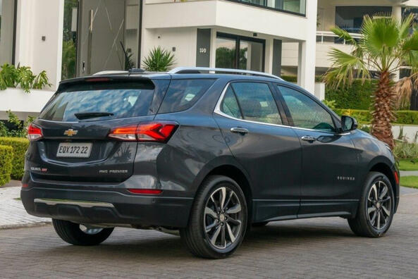 Chevrolet Equinox: оновлений кросовер для комфортної їзди Фото 4