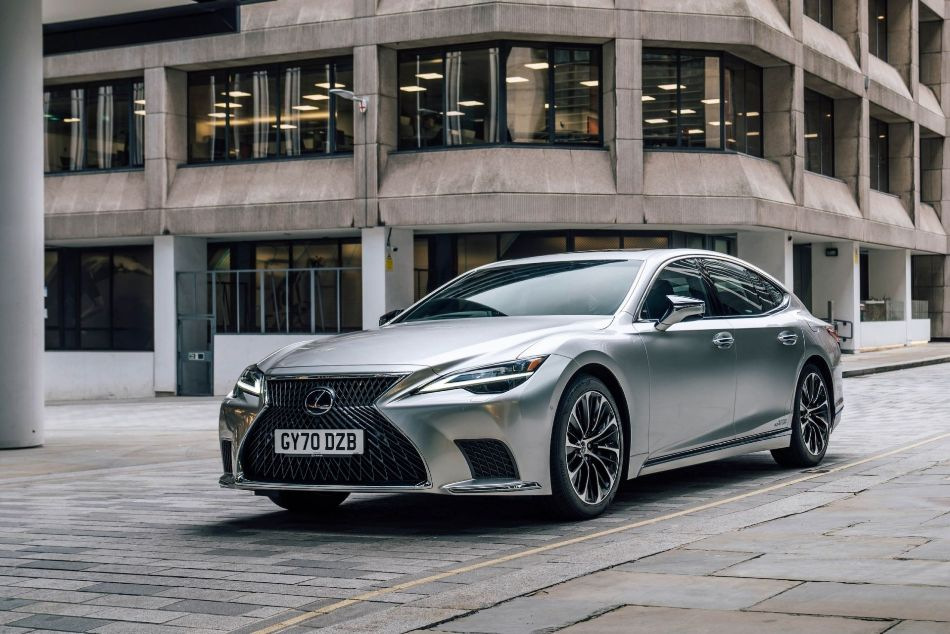 Lexus LS: огляд оновленого седана п'ятого покоління