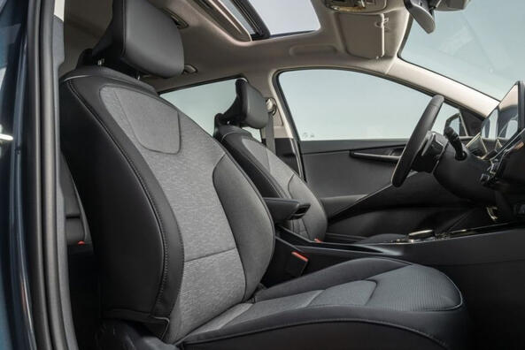 KIA Niro Hybrid другого покоління: огляд кросовера Фото 6