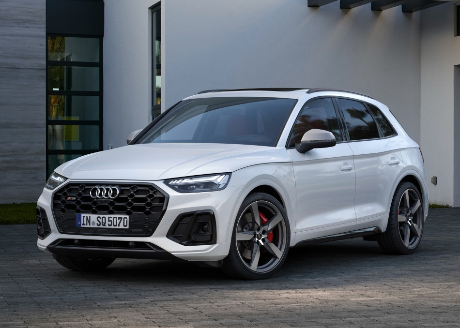 Огляд оновленого спортивного кросовера Audi SQ5