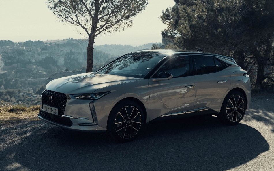 DS 4 другого покоління: стильний і практичний крос-хетч