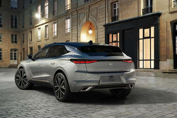 DS 4 другого покоління: стильний і практичний крос-хетч Фото 2