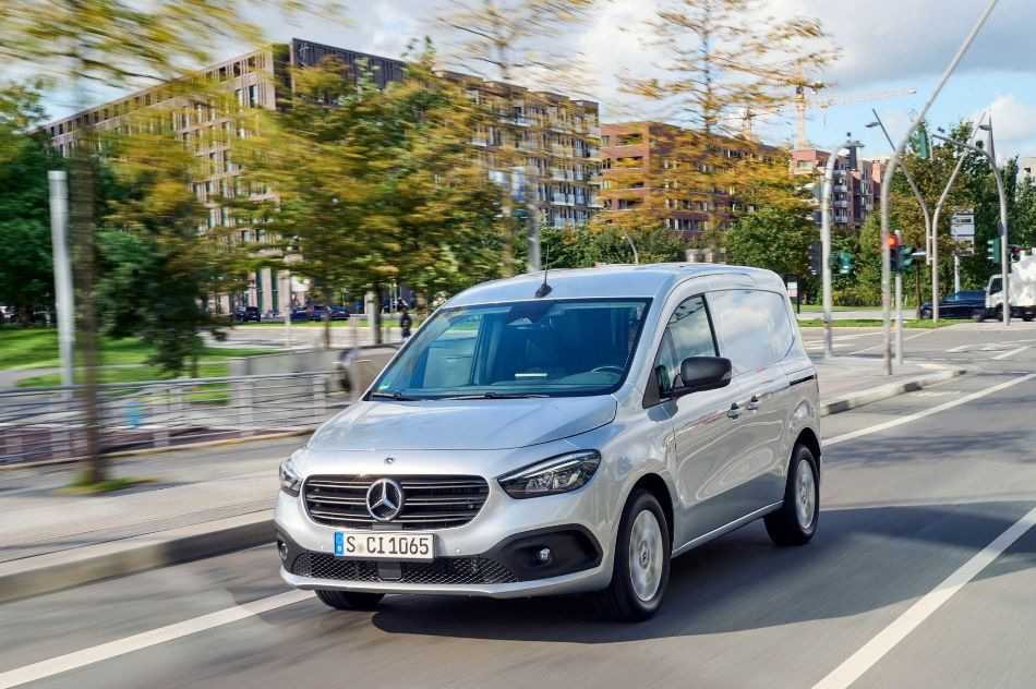 Огляд компактного міського фургона Mercedes-Benz Citan Furgon