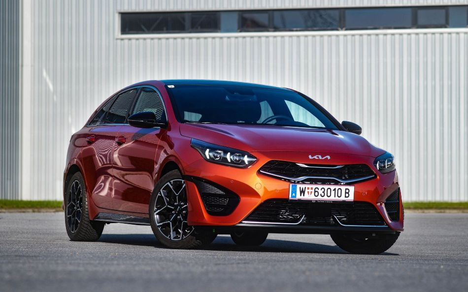 Огляд рестайлінгової версії універсала KIA ProCeed
