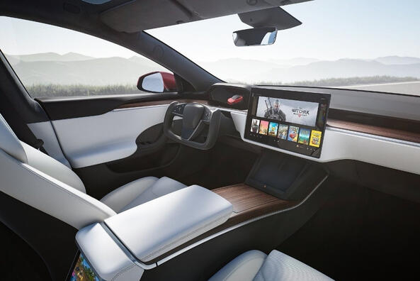 Tesla Model S I покоління: огляд оновленого електричного ліфтбека Фото 5