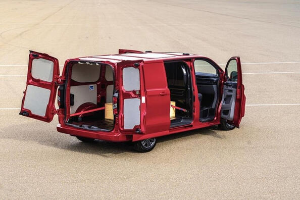 Ford Transit Custom II покоління: надійний помічник для бізнесу Фото 4