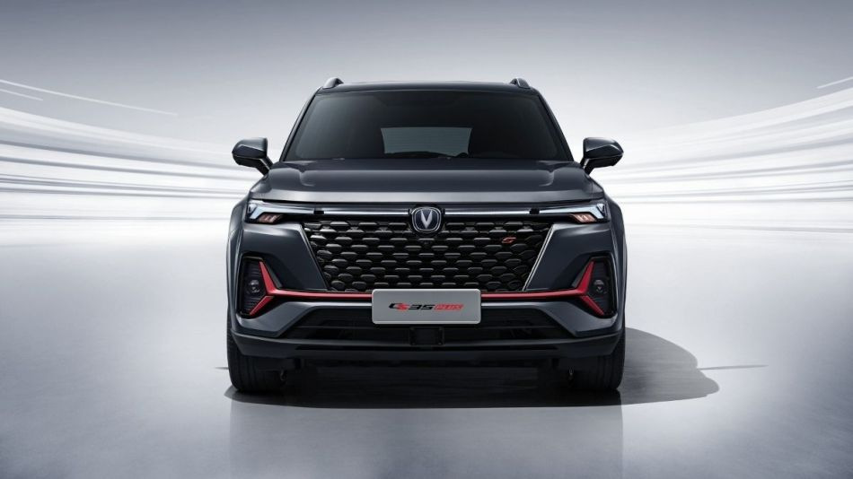 Changan CS35 Plus: оновлений компактний кросовер