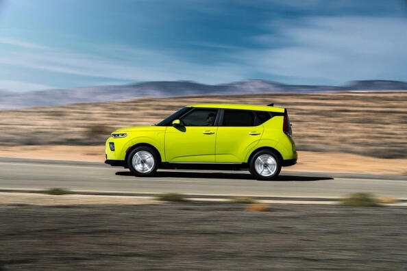 KIA Soul EV: стильний та практичний електромобіль Фото 3
