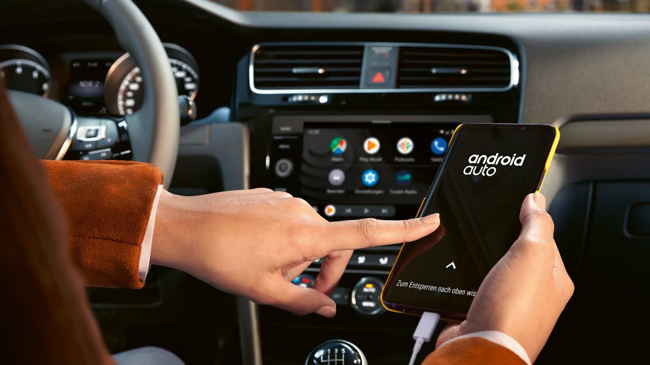 Сучасні способи підключення смартфона до авто