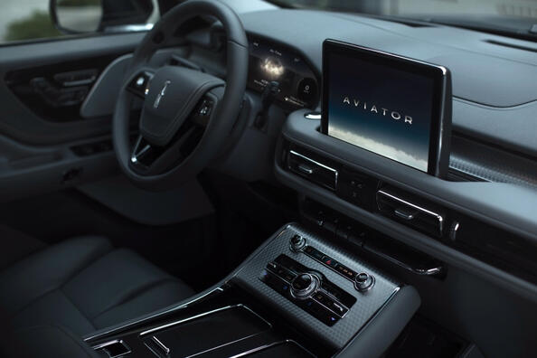 Lincoln Aviator: розкішний американський позашляховик Фото 5
