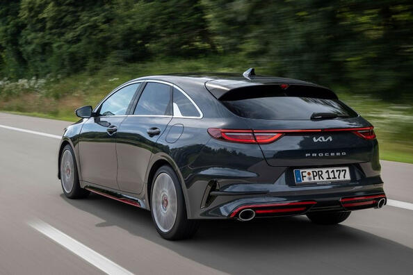 Огляд оновленого “зарядженого” універсала KIA ProCeed GT Фото 2
