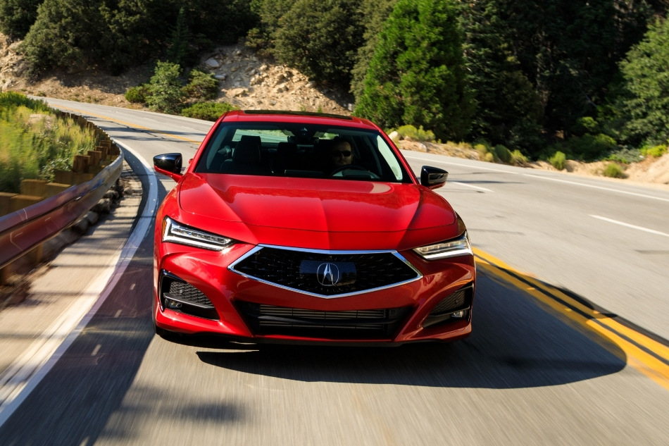 Acura TLX II покоління: седан з преміальним статусом