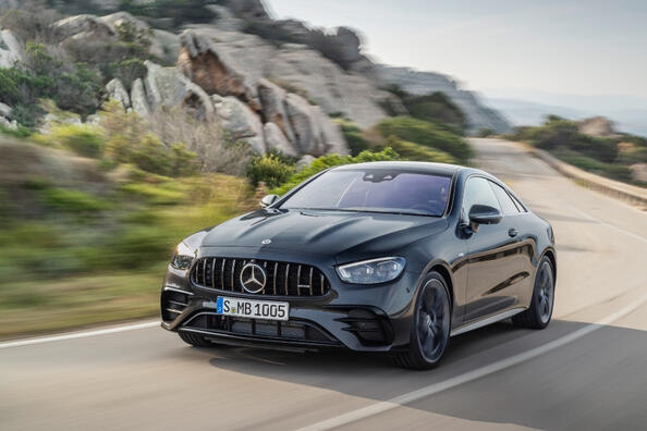 Mercedes-Benz E-Class Coupe (C238): огляд висококласного німецького купе Фото 2