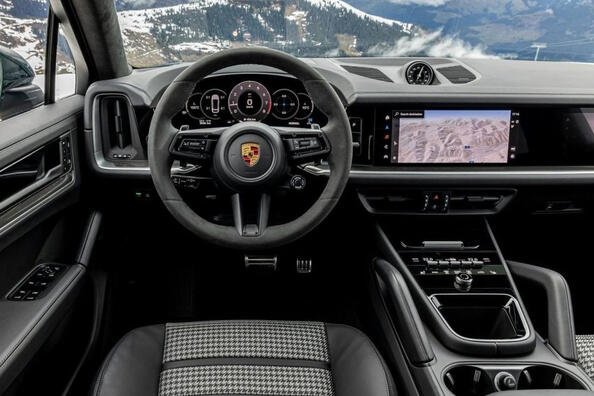 Porsche Cayenne Coupe: розкішний кросовер з оновленим виглядом Фото 5