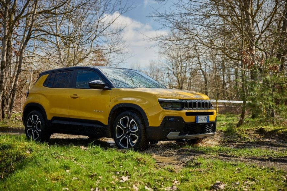 Jeep Avenger: огляд міського кросовера