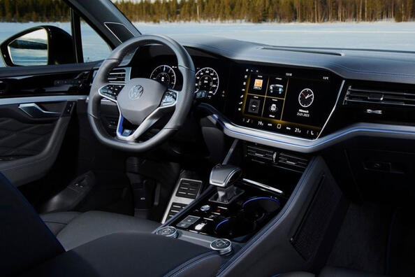 Volkswagen Touareg: оновлений кросовер став ще досконалішим Фото 5