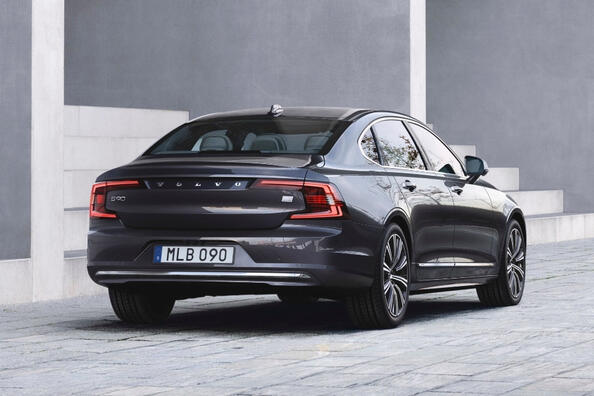 Огляд оновленого преміального седана Volvo S90 Фото 4
