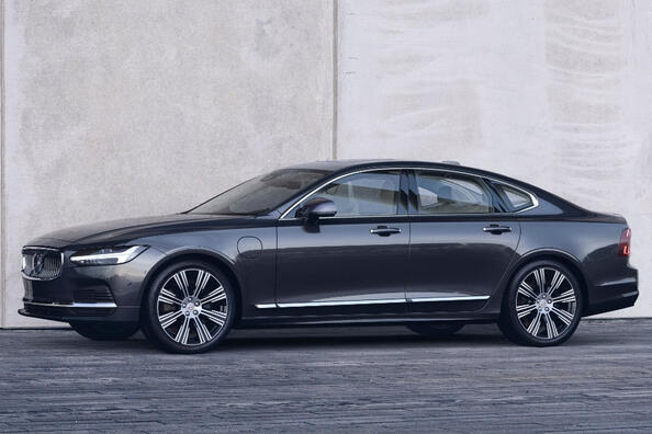 Огляд оновленого преміального седана Volvo S90 Фото 1