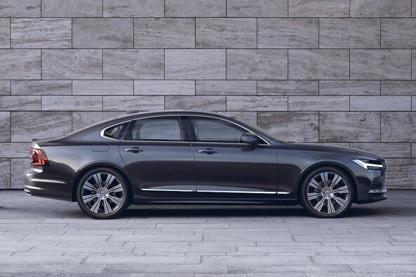 Огляд оновленого преміального седана Volvo S90 Фото 3