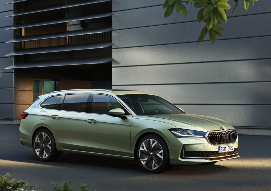 Огляд універсала Skoda Superb Combi 2024