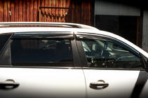 Kia Sorento II XM 2009-2014 рр. Вітровики з хромованим молдингом (4 шт, Niken) фото 3