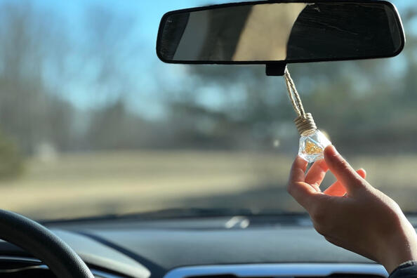 Ароматний салон своїми руками: рецепти освіжувачів повітря для авто