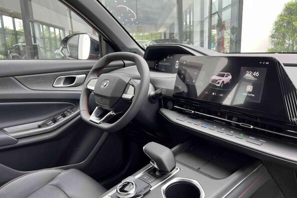 Changan CS55 PLUS II покоління: стильний кросовер із просторим салоном Фото 6