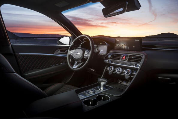 Genesis G70: оновлений середньорозмірний преміальний седан Фото 5