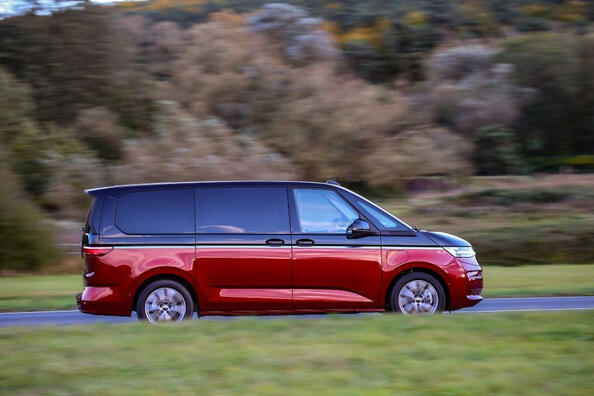 Volkswagen Multivan T7: повернення легенди в новому вигляді Фото 2