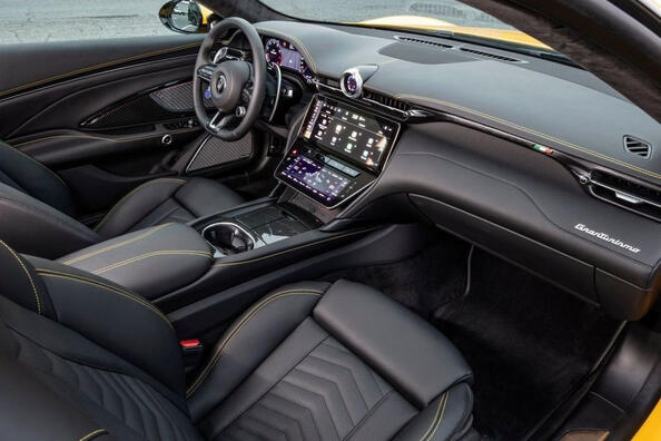 Огляд розкішного купе II покоління Maserati GranTurismo Фото 5