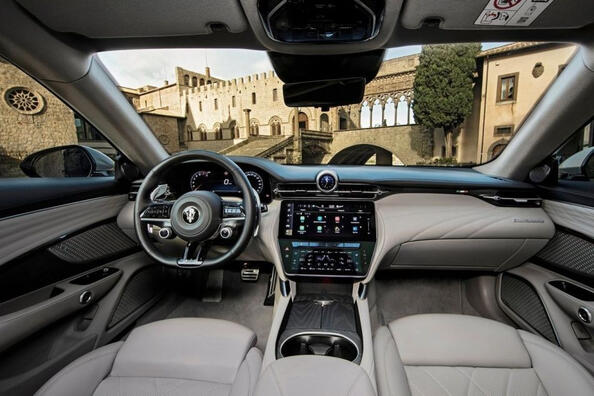 Огляд розкішного купе II покоління Maserati GranTurismo Фото 6