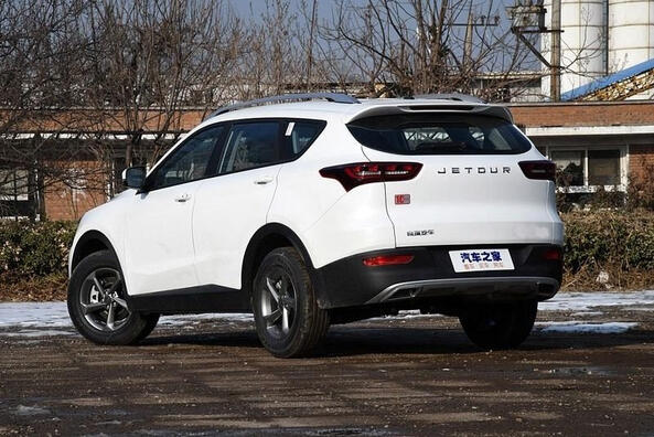 Огляд середньорозмірного сімейного кросовера Jetour X70M Фото 4