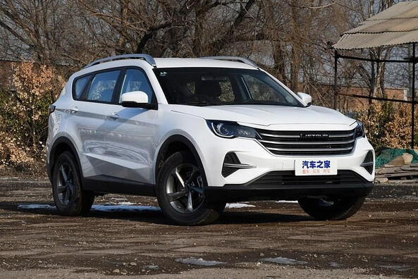 Огляд середньорозмірного сімейного кросовера Jetour X70M Фото 2