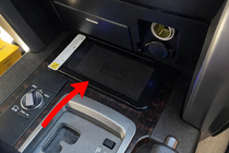 Toyota Land Cruiser 200 2007-2021 рр. Комплект бездротової зарядки телефону (2007-2015) фото 2