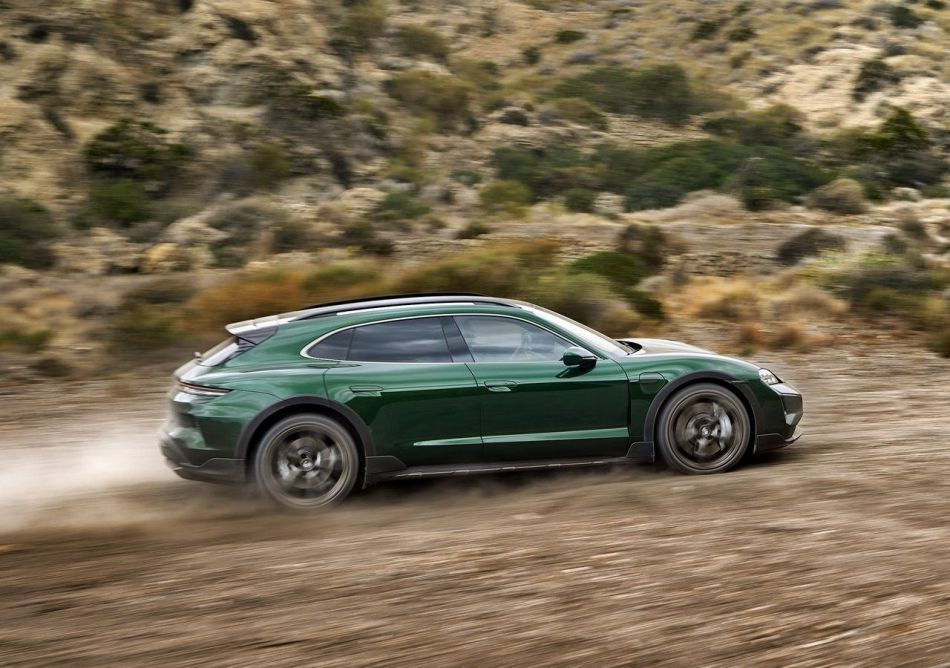 Porsche Taycan Cross Turismo 2024: оновлений електричний універсал