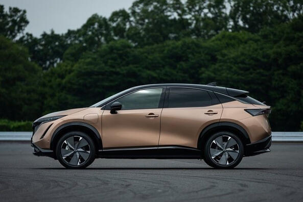 Nissan Ariya: японський електрокросовер кидає виклик Фото 4