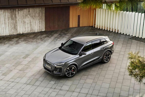 Огляд нового електричного кросовера Audi SQ6 e-tron 2024 Фото 3