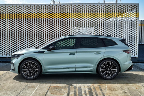 Skoda Enyaq iV: чеський електрокросовер підкорює простори Фото 3