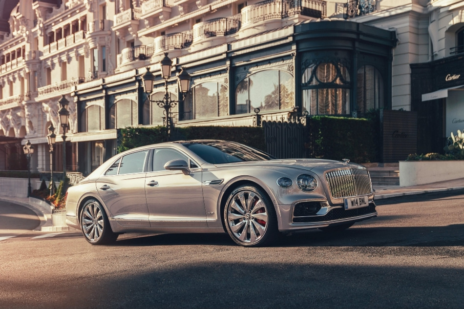 Bentley Flying Spur: розкішний седан, що поєднує традиції та технології