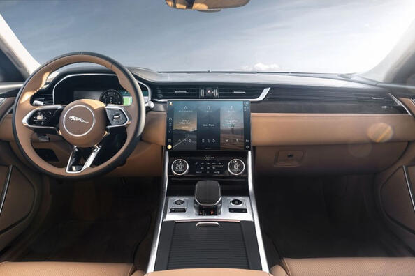 Огляд Jaguar XF Sportbrake: британський універсал після оновлення Фото 5