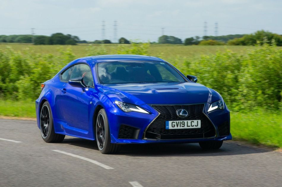 Огляд “зарядженого” спорт-купе Lexus RC F