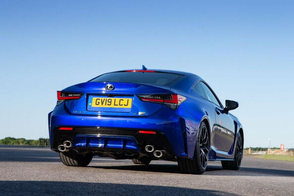 Огляд “зарядженого” спорт-купе Lexus RC F Фото 4