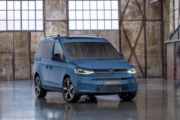 Огляд Volkswagen Caddy Kombi: універсальний помічник для сім'ї та бізнесу Фото 3