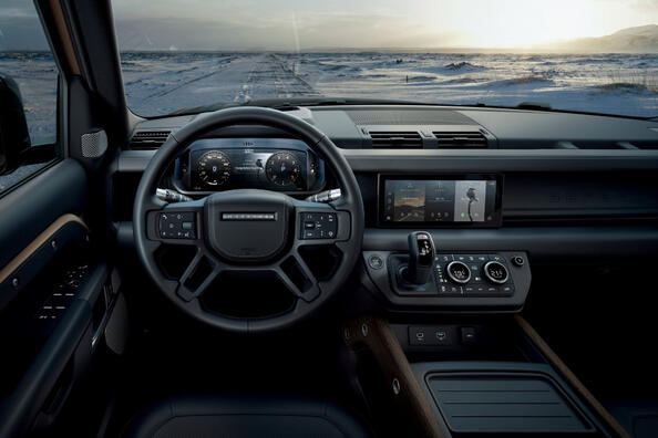 Land Rover Defender 90: огляд тридверного позашляховика Фото 6